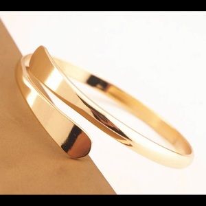 Adjustable Gold bangle